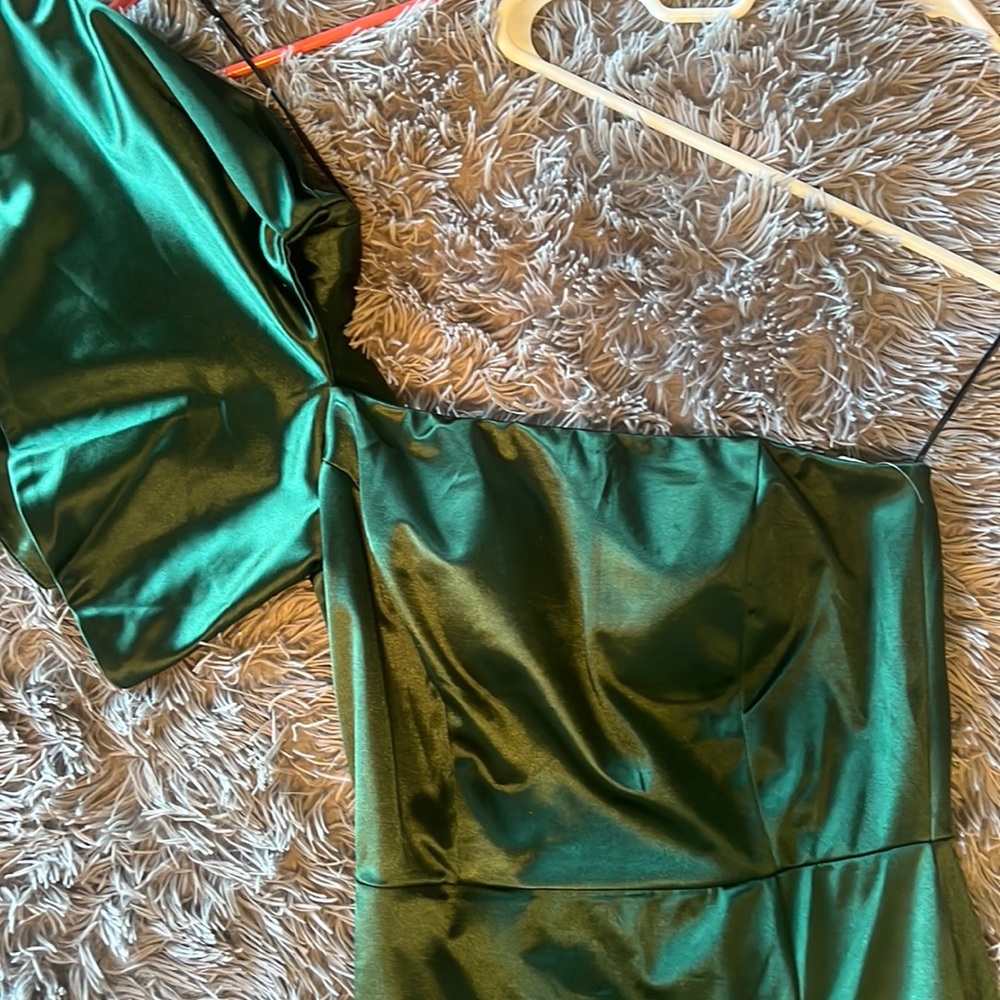 Satin green formal dress. Size M